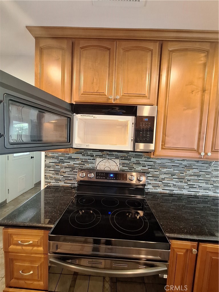 Lakewood Park/North of Del Amo (LND) - Residential