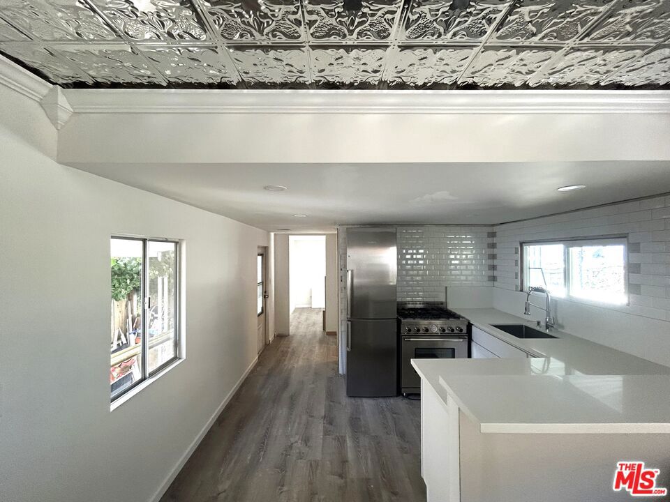 16321 Pacific Coast Highway 41