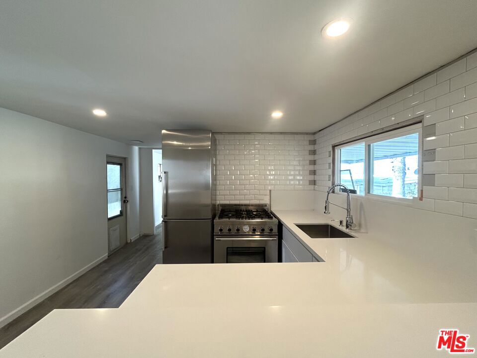16321 Pacific Coast Highway 41