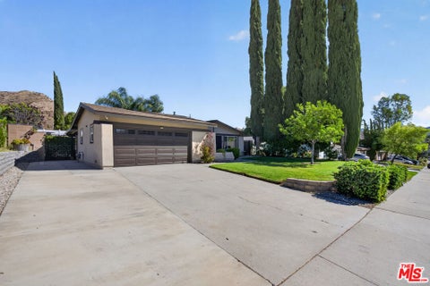 Tiny photo for 14921 Daffodil Avenue, Canyon Country, CA 91387 (MLS # 26102800)