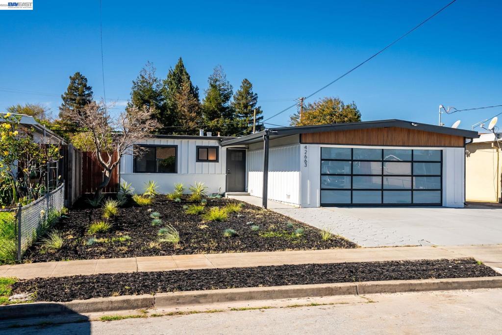 42663 Hamilton Way