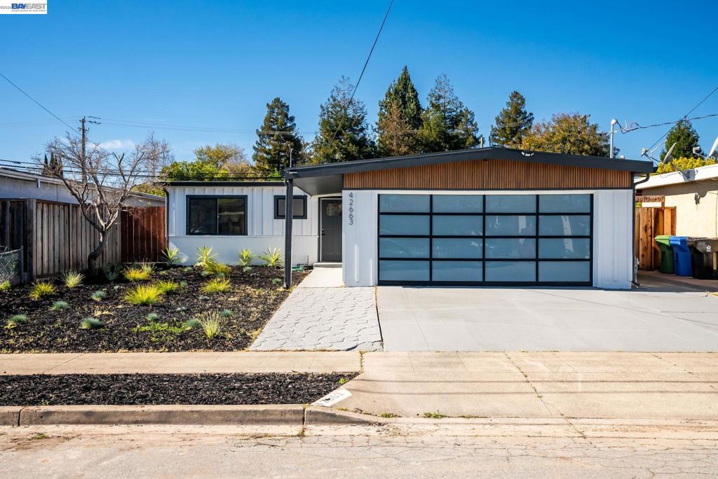 42663 Hamilton Way