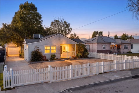 Photo of 1617 N Gordon Court, Pomona, CA 91768 (MLS # IV26209641)