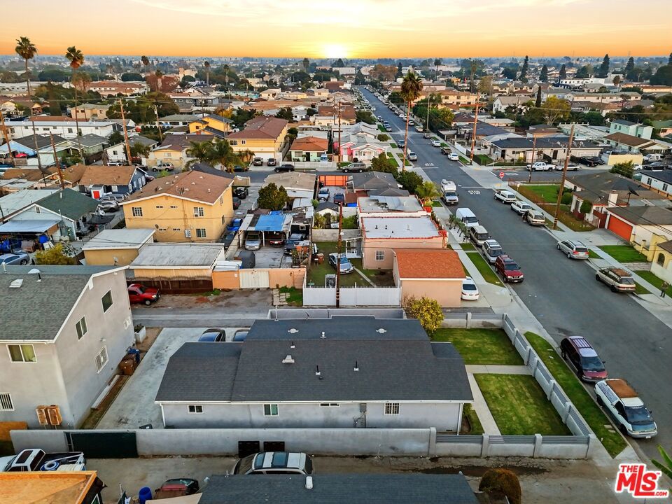 1213 W 93rd Street