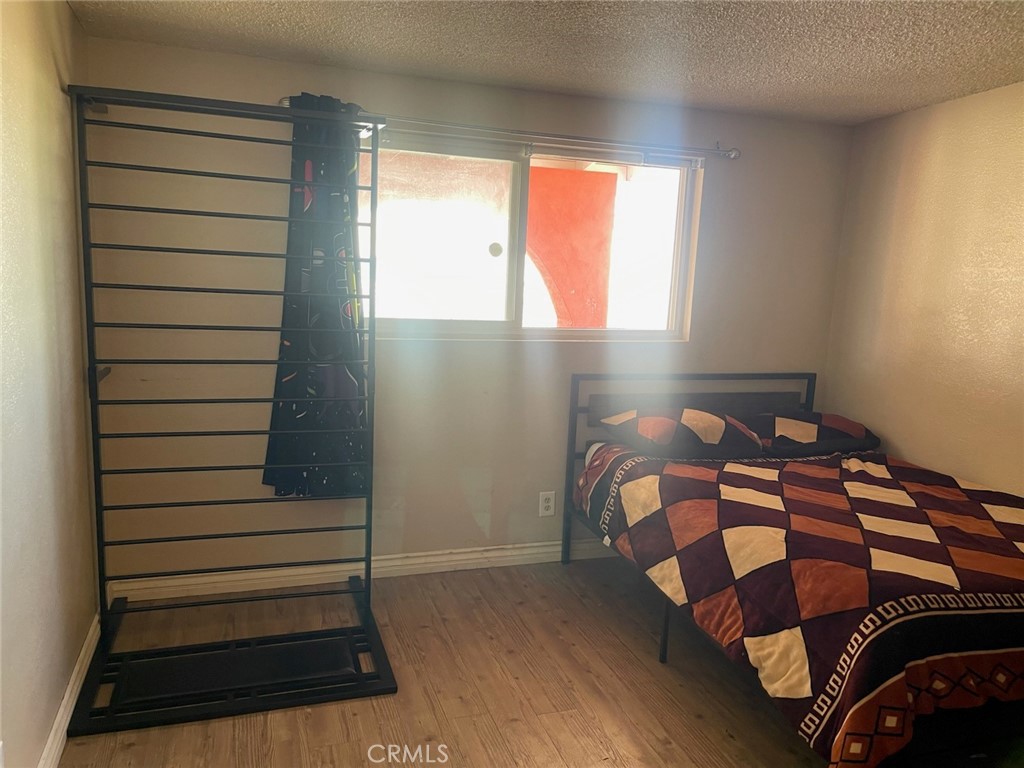 15823 Walnut