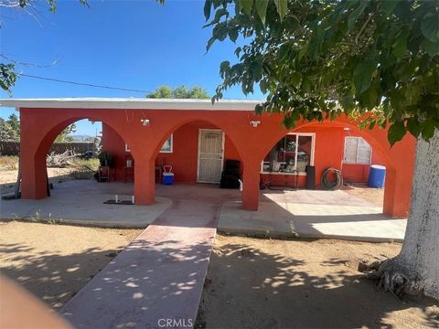 Photo of 15823 Walnut St, Hesperia, CA 92345 (MLS # DW26042208)