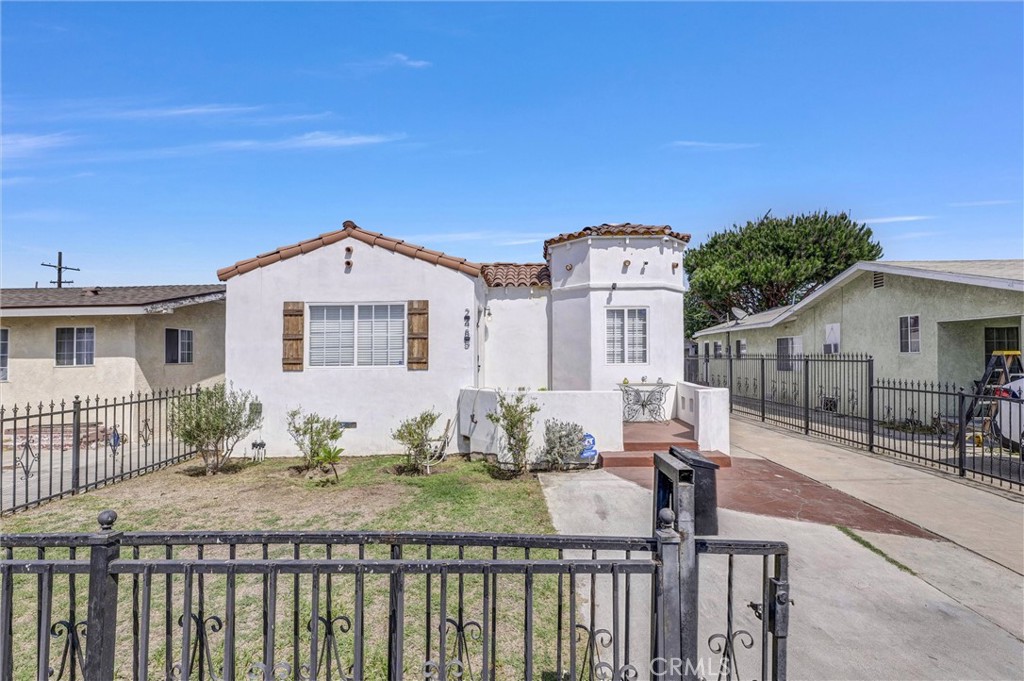 Discover this beautifully updated 3-bedroom, 2-bathroom home for sale in Huntington Park, CA, offering 1,442 sq. ft. of living space on a generous 4,973 sq. ft. lot. Inside, you’ll find an open floor plan filled with natural sunlight, a modern updated kitchen with stylish finishes, and a spacious primary suite with upgraded bathrooms.
The property features a private driveway, 2-car garage, and a large fenced backyard—perfect for entertaining, gardening, or building an Accessory Dwelling Unit (ADU) for additional income or multi-generational living (buyer to verify).
Located in the heart of Huntington Park, this home is just minutes from Pacific Boulevard shopping and dining, popular restaurants like La Costa, El Chamizal, and El Gallo Giro, and local attractions such as Plaza Mexico, Freedom Park, and Salt Lake Park. Convenient freeway access makes commuting simple, while nearby schools, markets, and community amenities add everyday convenience.
With its ADU potential, modern updates, and prime location, this move-in ready Huntington Park home is a rare opportunity for homeowners and investors alike!