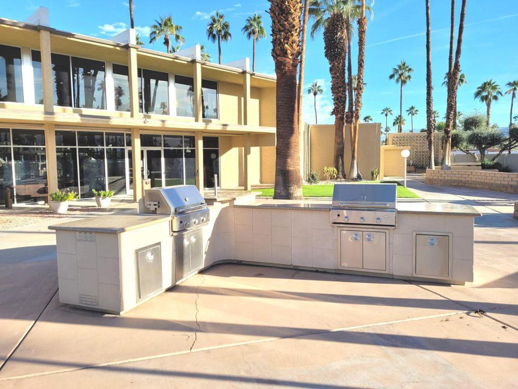 Royal Palms - Manufactured In Park