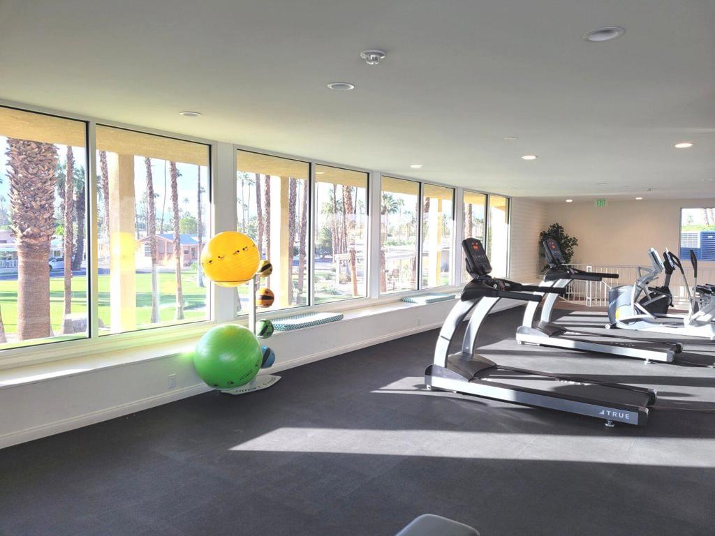 Royal Palms - Manufactured In Park