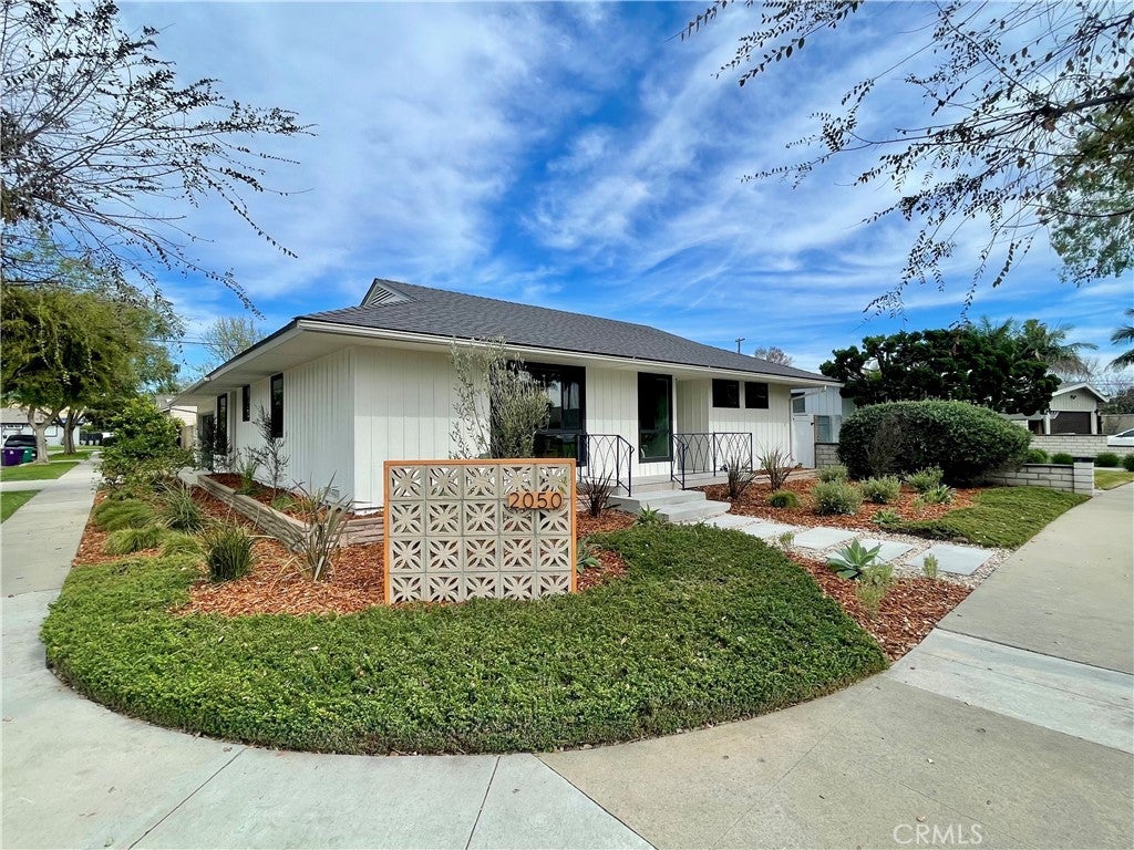 2050 Josie Avenue
