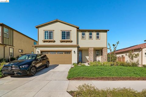 Photo of 5532 Promontory Way Way, Antioch, CA 94531 (MLS # 41126611)