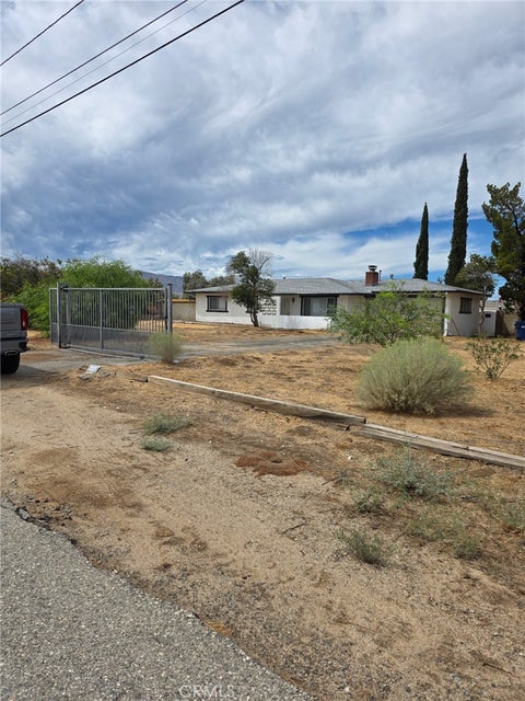 Photo of 40655 11th St W, Palmdale, CA 93551 (MLS # SR26193532)