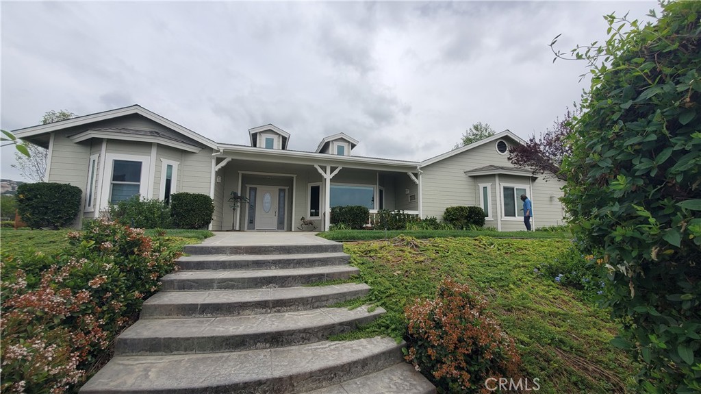 820 Santa Fe Highlands Dr