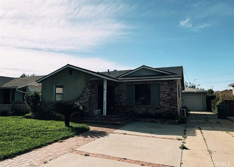 Photo of 1554 3rd ST, La Verne, CA 91750 (MLS # CV26128165)