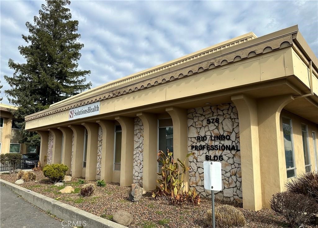 Well located office building with Five units in the heart of the centrally located Rio Lindo Avenue commercial area. Four of the suites are leased and there is one vacancy. Great opportunity for an owner user or an investor poised to add upside value. The neighboring office building next door at 572 Rio Lindo Ave. is also For Sale. Please do not disturb tenants.
