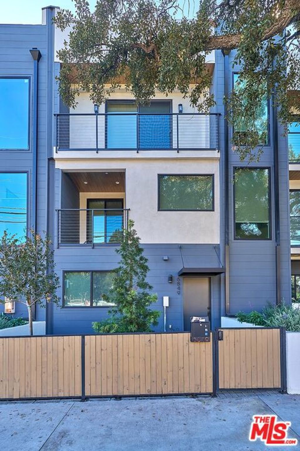 Photo of 6849 N Figueroa Street, Los Angeles, CA 90042 (MLS # 26649813)