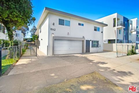 Photo of 1862 W 20th Street, Los Angeles, CA 90018 (MLS # 26660007)