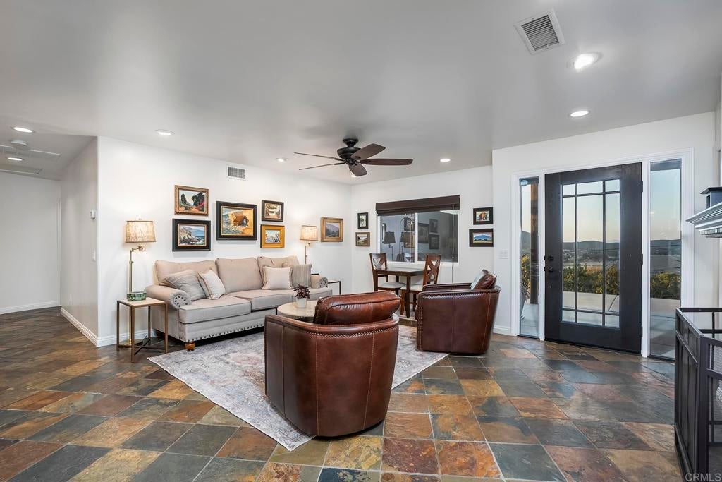 1512 CASA DE ROCA WAY