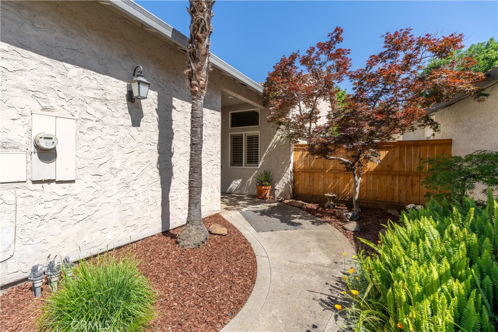 424 Mission Santa Fe Circle