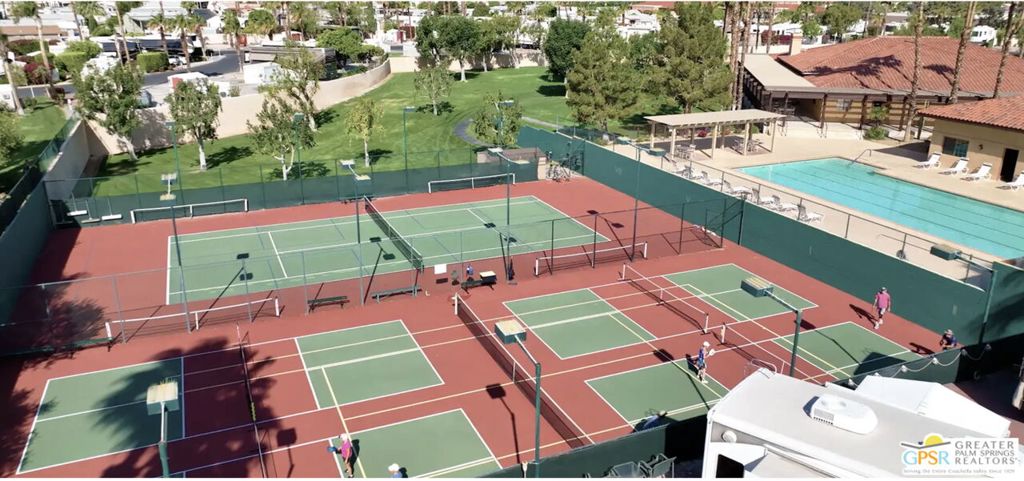 Desert Shadows Rv Re - Land