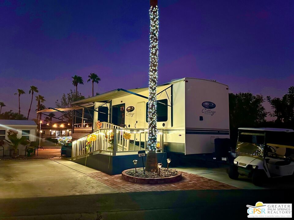 Desert Shadows Rv Re - Land