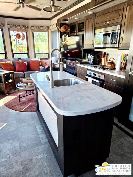 Desert Shadows Rv Re - Land