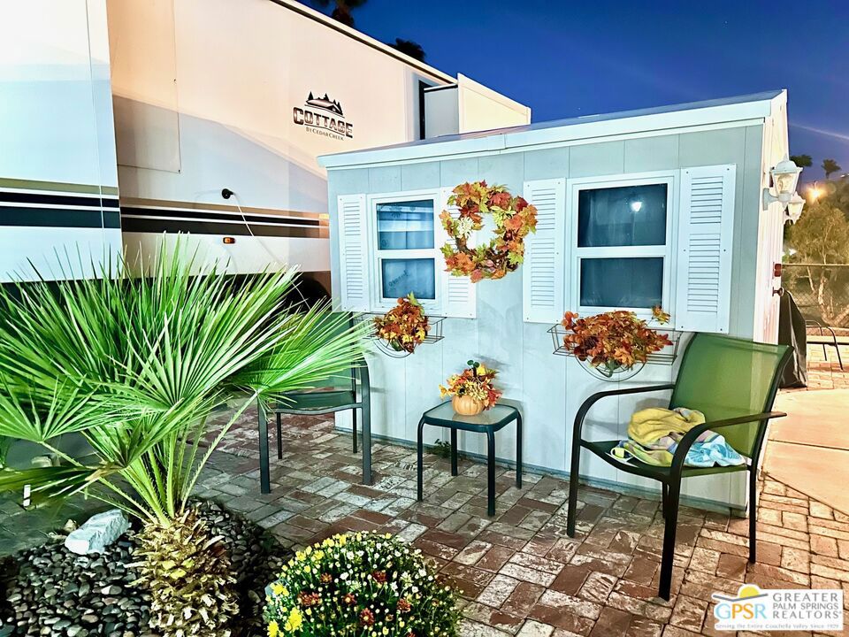 Desert Shadows Rv Re - Land