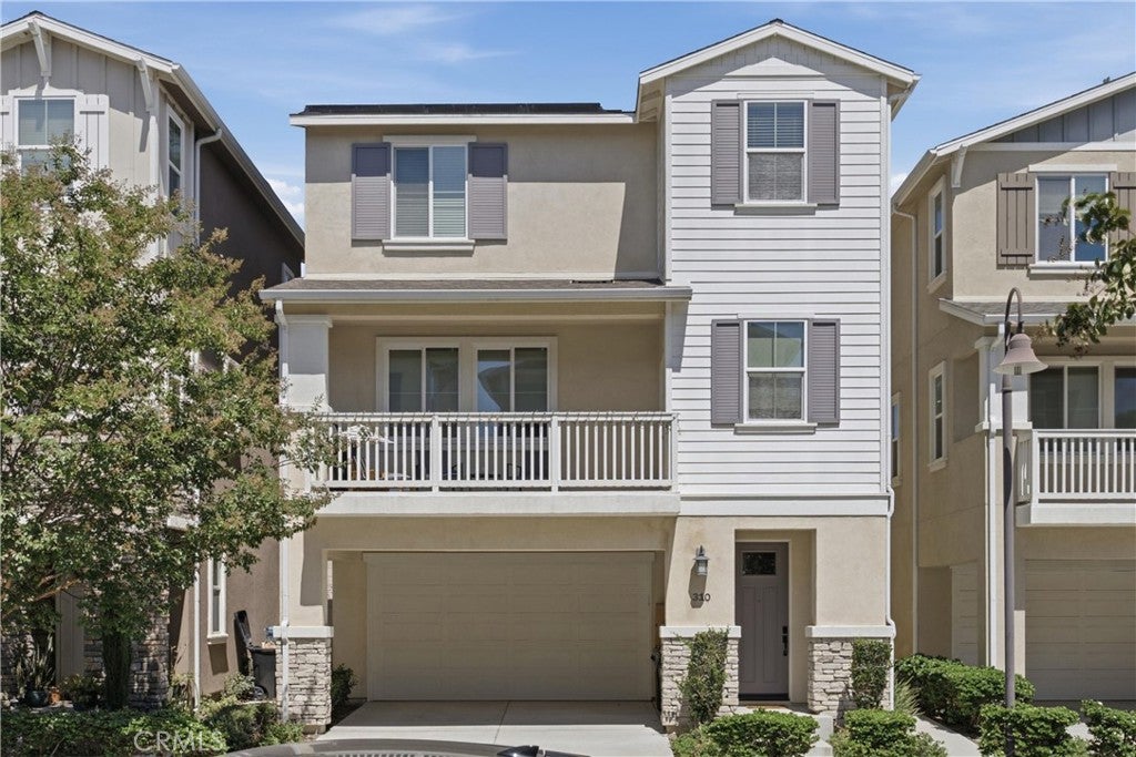 310 N Bellarose WAY