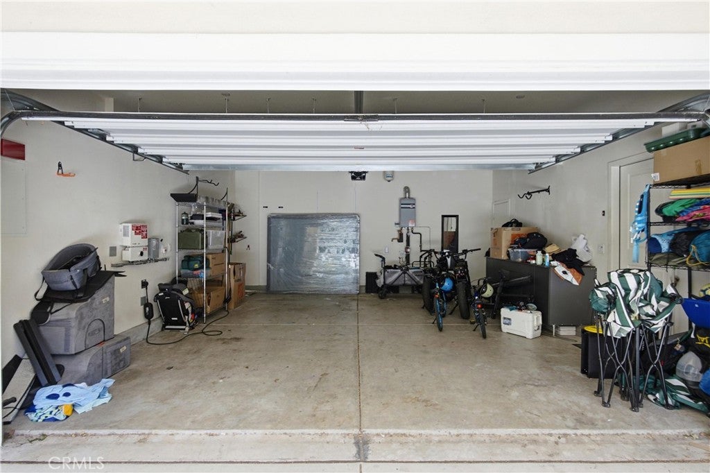 310 N Bellarose