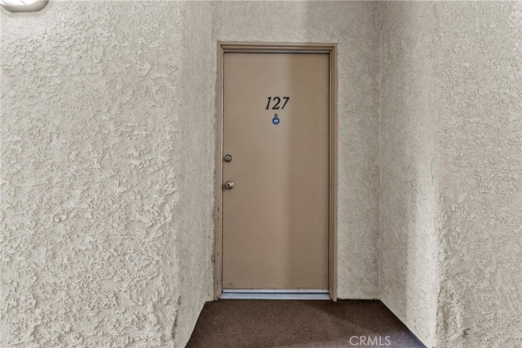 Photo of 5325 Newcastle, Encino, CA 91316 (MLS # SR25271335)