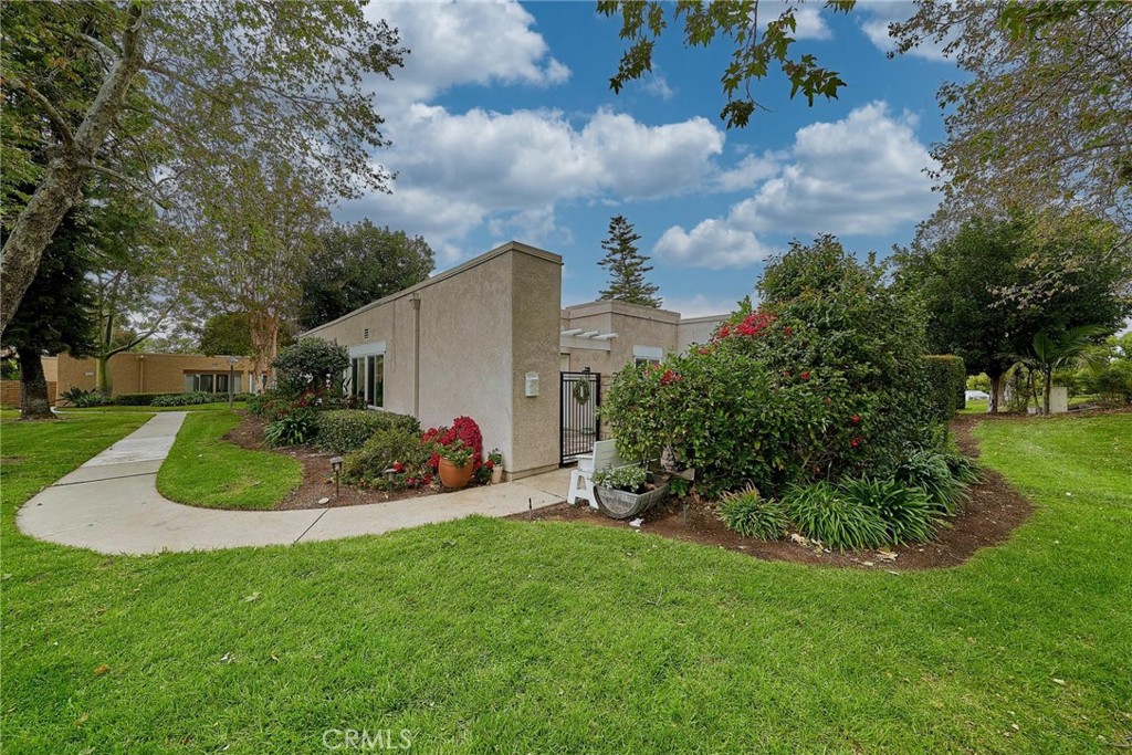 3004 Via Buena Vista C