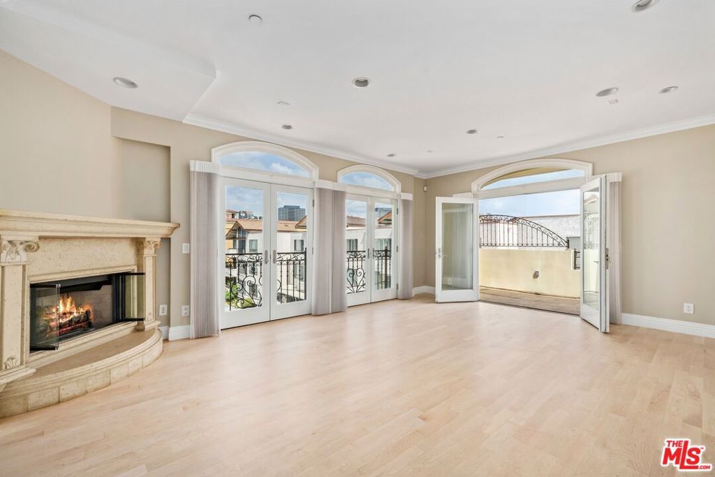 Photo of 1540 S Bentley Avenue #402, Los Angeles, CA 90025 (MLS # 25591797)