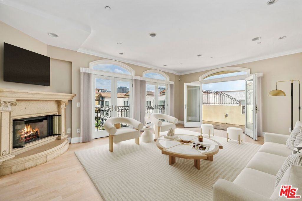 Photo of 1540 S Bentley Avenue #402, Los Angeles, CA 90025 (MLS # 25591797)