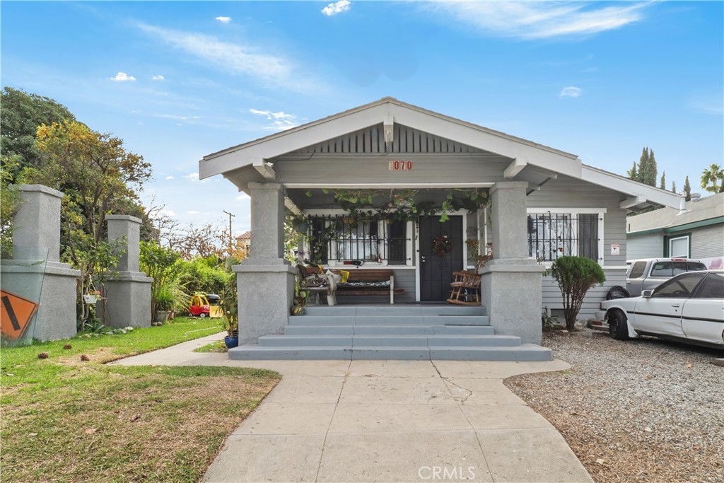 1070 N Loma Vista Drive