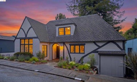 Photo of 90 Oakmont Avenue AVE, Piedmont, CA 94610 (MLS # 41145325)