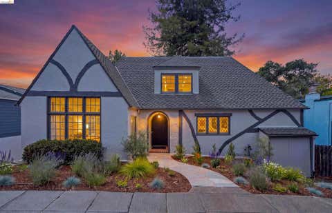 Photo of 90 Oakmont Avenue AVE, Piedmont, CA 94610 (MLS # 41145325)