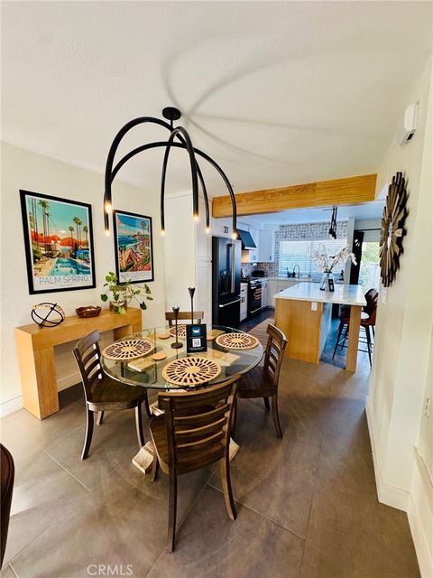 2423 Los Patos Palm Springs CA 92264