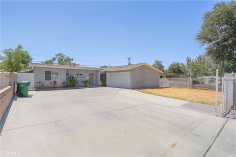 Photo of 1050 W Avenue J13, Lancaster, CA 93534 (MLS # SR26194274)