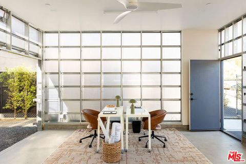 Tiny photo for 161 N Garden Street, Ventura, CA 93001 (MLS # 25629311)