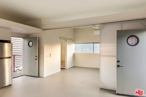 Tiny photo for 161 N Garden Street, Ventura, CA 93001 (MLS # 25629311)