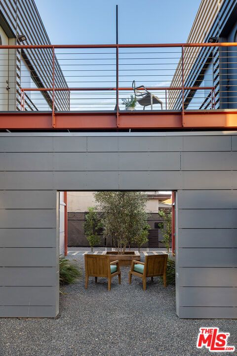 Tiny photo for 161 N Garden Street, Ventura, CA 93001 (MLS # 25629311)