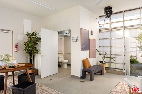 Tiny photo for 161 N Garden Street, Ventura, CA 93001 (MLS # 25629311)