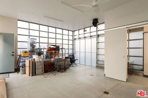 Tiny photo for 161 N Garden Street, Ventura, CA 93001 (MLS # 25629311)