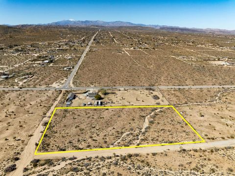 Photo of 0 Buena Vista Drive, Yucca Valley, CA 92284 (MLS # 219133815DA)