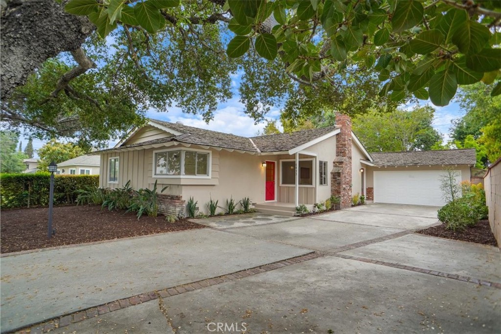 6833 Sultana Avenue