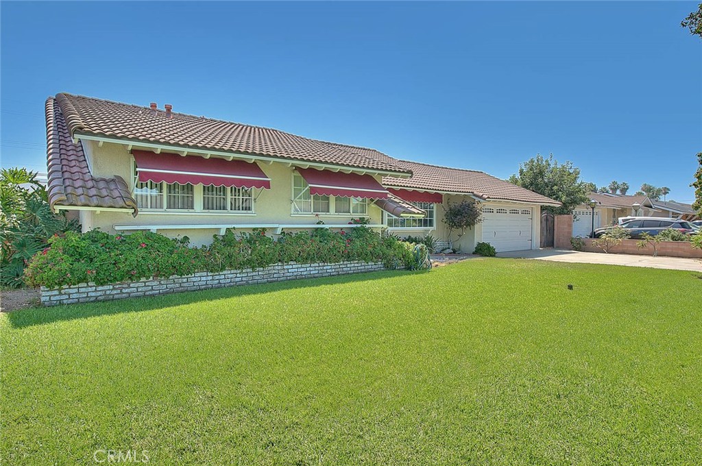 902 W Lucille Avenue