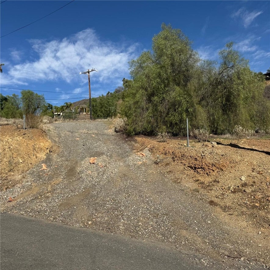 24460 Conejo Drive