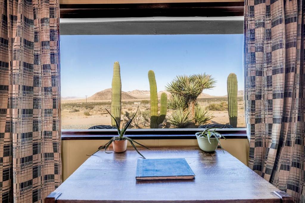 Properties 4 4171 Hughes Lane