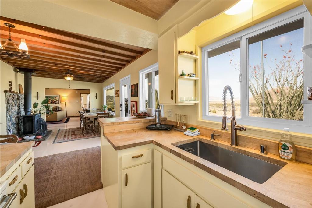 Properties 2 4171 Hughes Lane