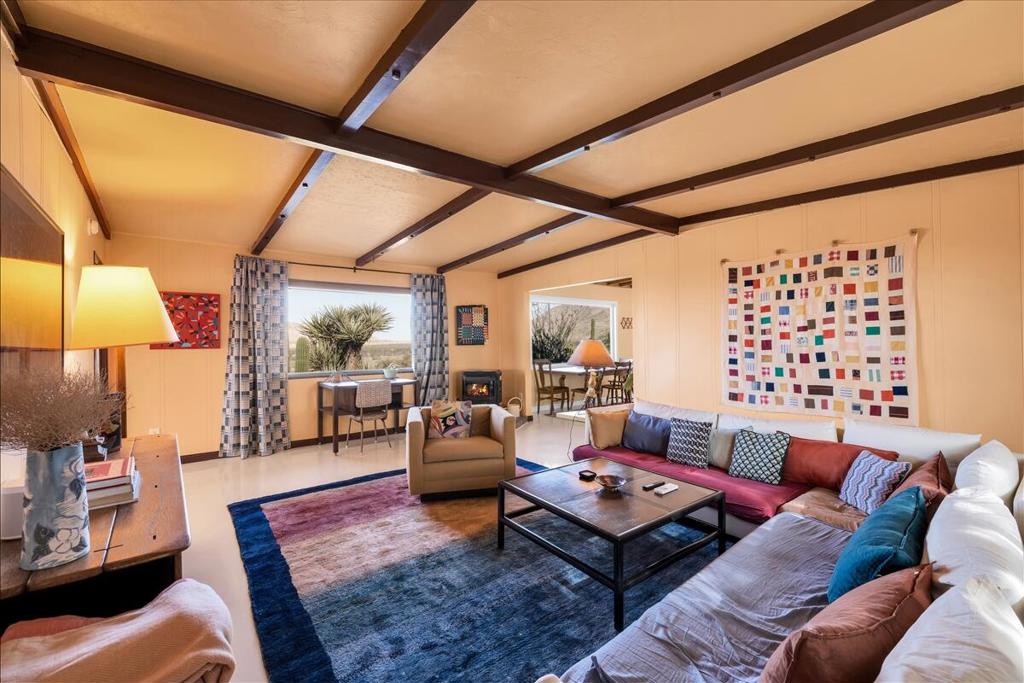 Properties 1 4171 Hughes Lane